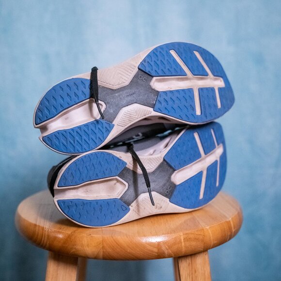 ON Women's Cloudclipse Running Shoes Size 8 - Picture 6 of 8